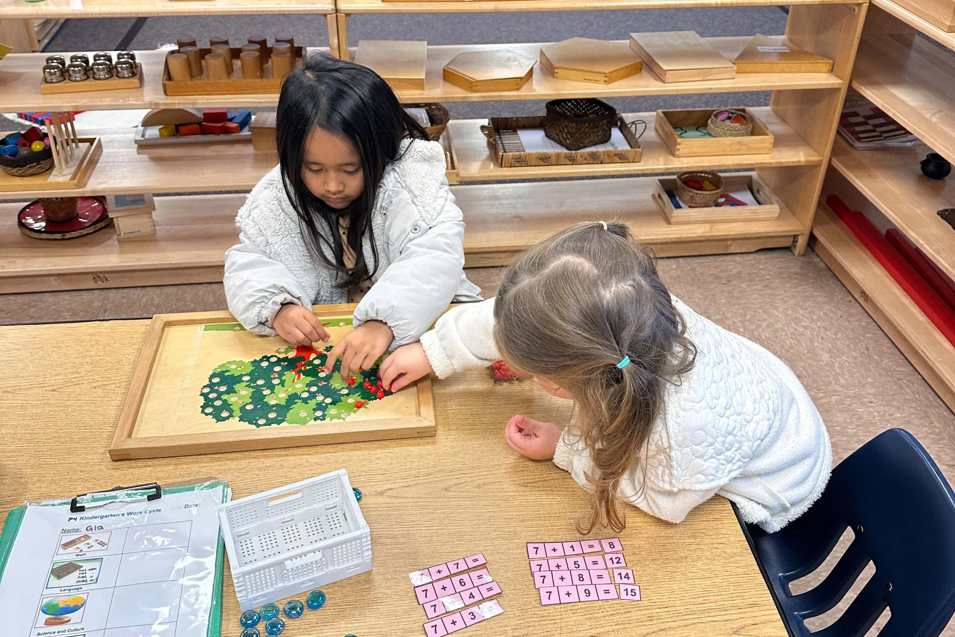 montessori kids learning